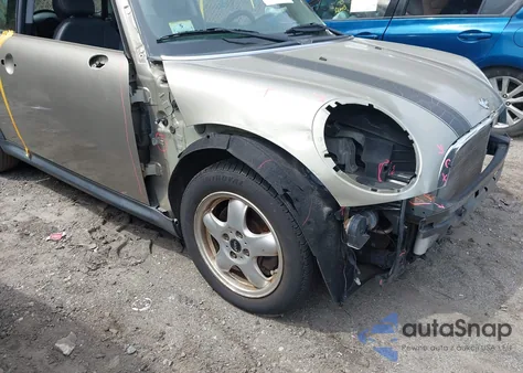 2010 Mini Cooper z USA, uszkodzony, nr VIN WMWMF3C52ATZ61026